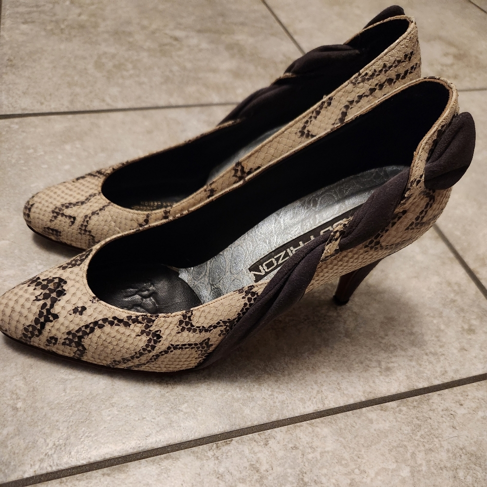 Vintage 1980s Maud Frizon high heels, snake skin design, grey/white, size 6